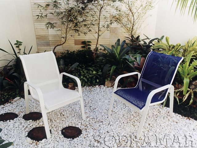 Chaise Redonda com Capota Retrátil